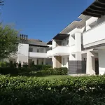 公寓 Lovely Flat With Swimming Pool 比比翁