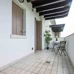 公寓 Lovely Flat With Swimming Pool