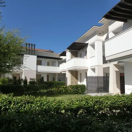 Apartman Lovely Flat With Swimming Pool Bibione Bibione