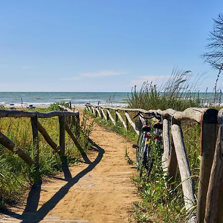 Apartman Lovely Flat With Swimming Pool Bibione *