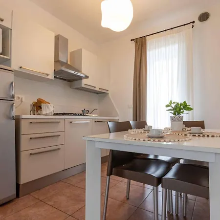 公寓 Lovely Flat With Swimming Pool *