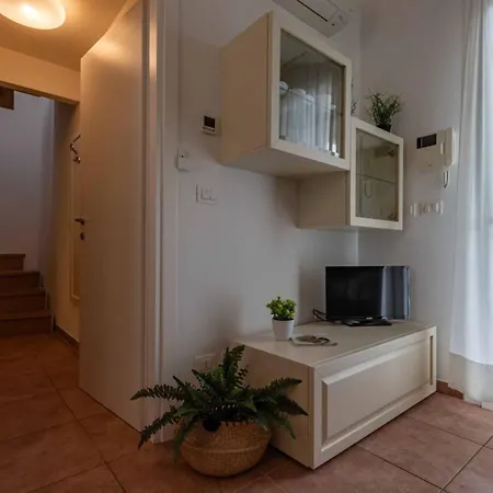 Lovely Flat With Swimming Pool * 比比翁