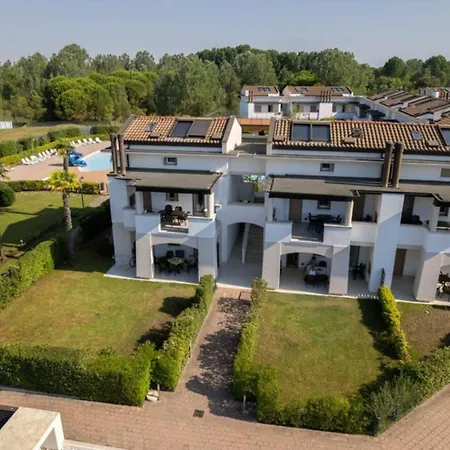 Daire Lovely Flat With Swimming Pool Bibione